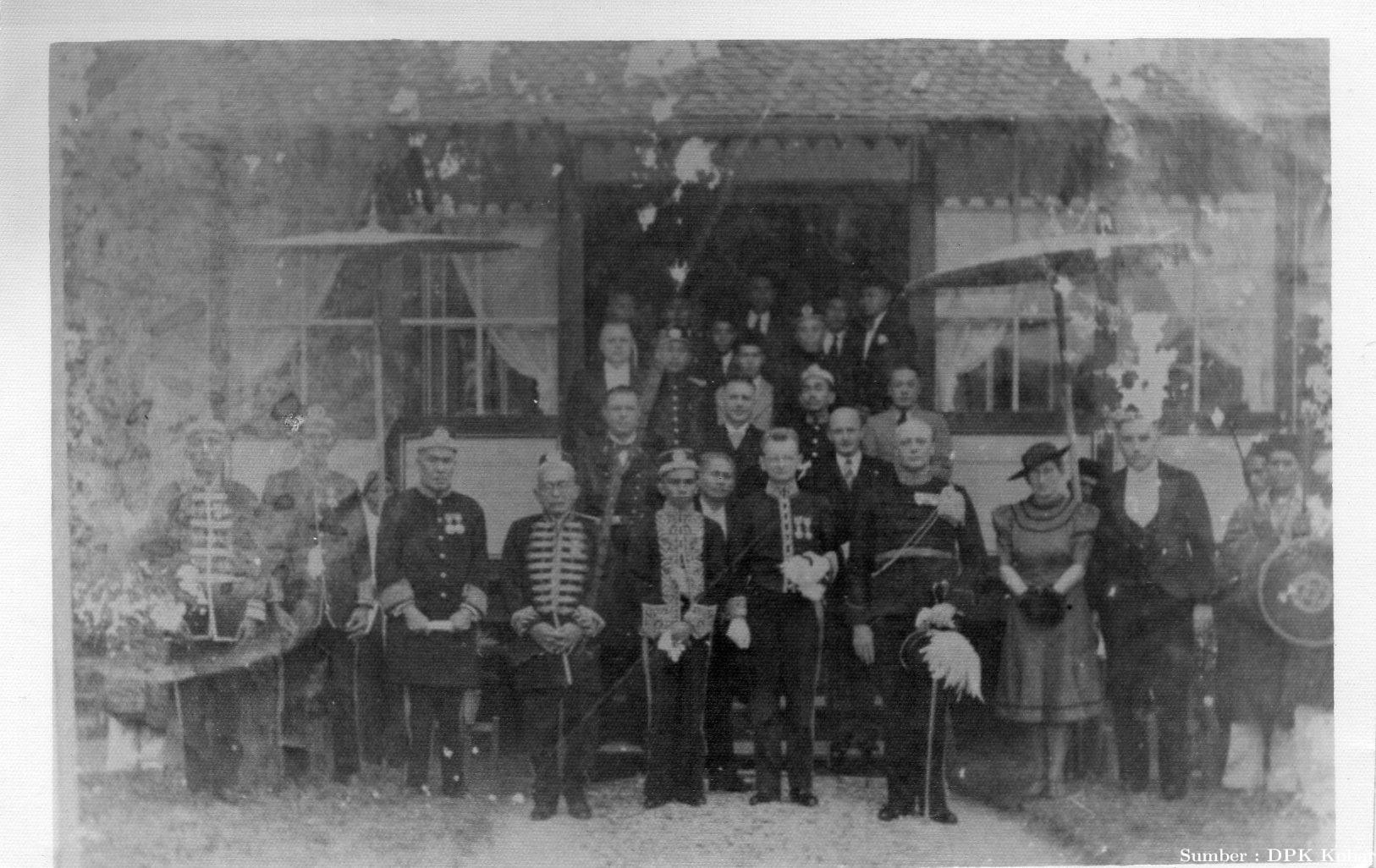 Upacara Penobatan P.R. Alamsyah, Sultan XIV, tahun 1939.