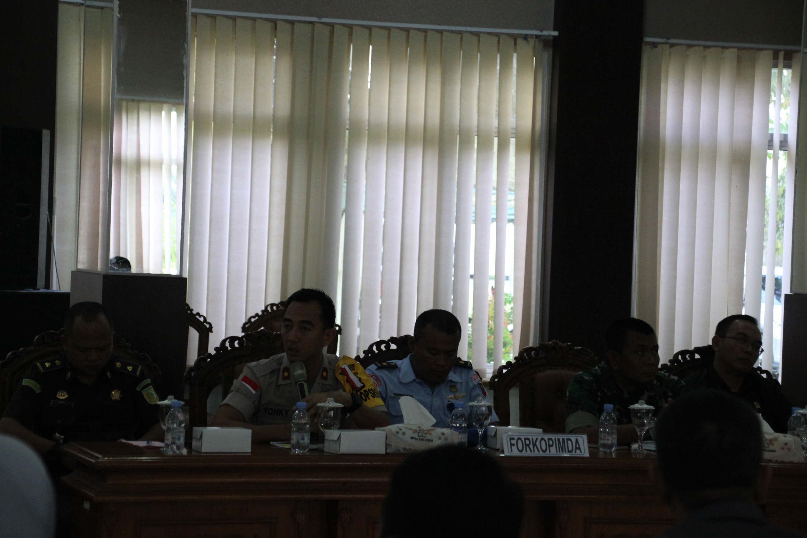 Forkopimda Kabupaten Kotawaringin Barat saat mengikuti Rakor Kesiapan Pilpres dan Pileg Tahun 2019 di Aula Bupati Kotawaringin Barat, Selasa (5/3/2019)
